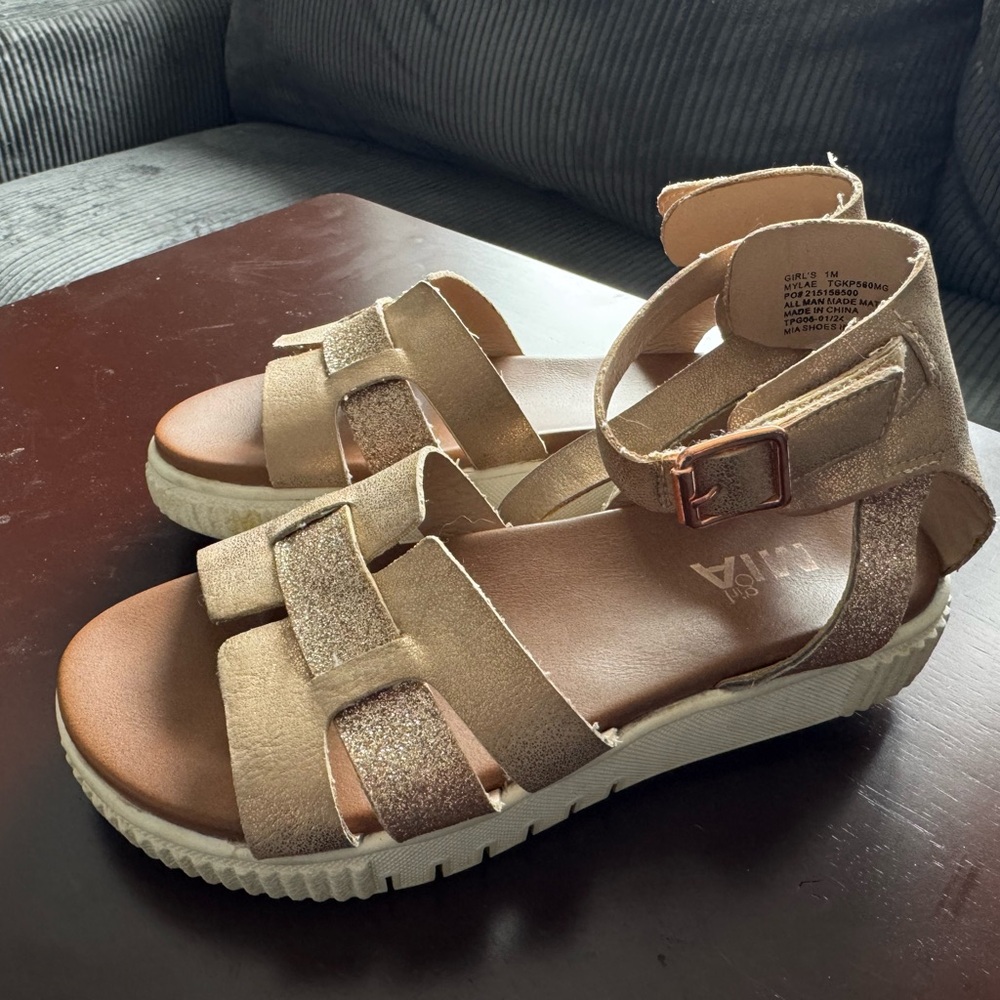 Kids Sandals in Glittery Gold and Tan - Size 1